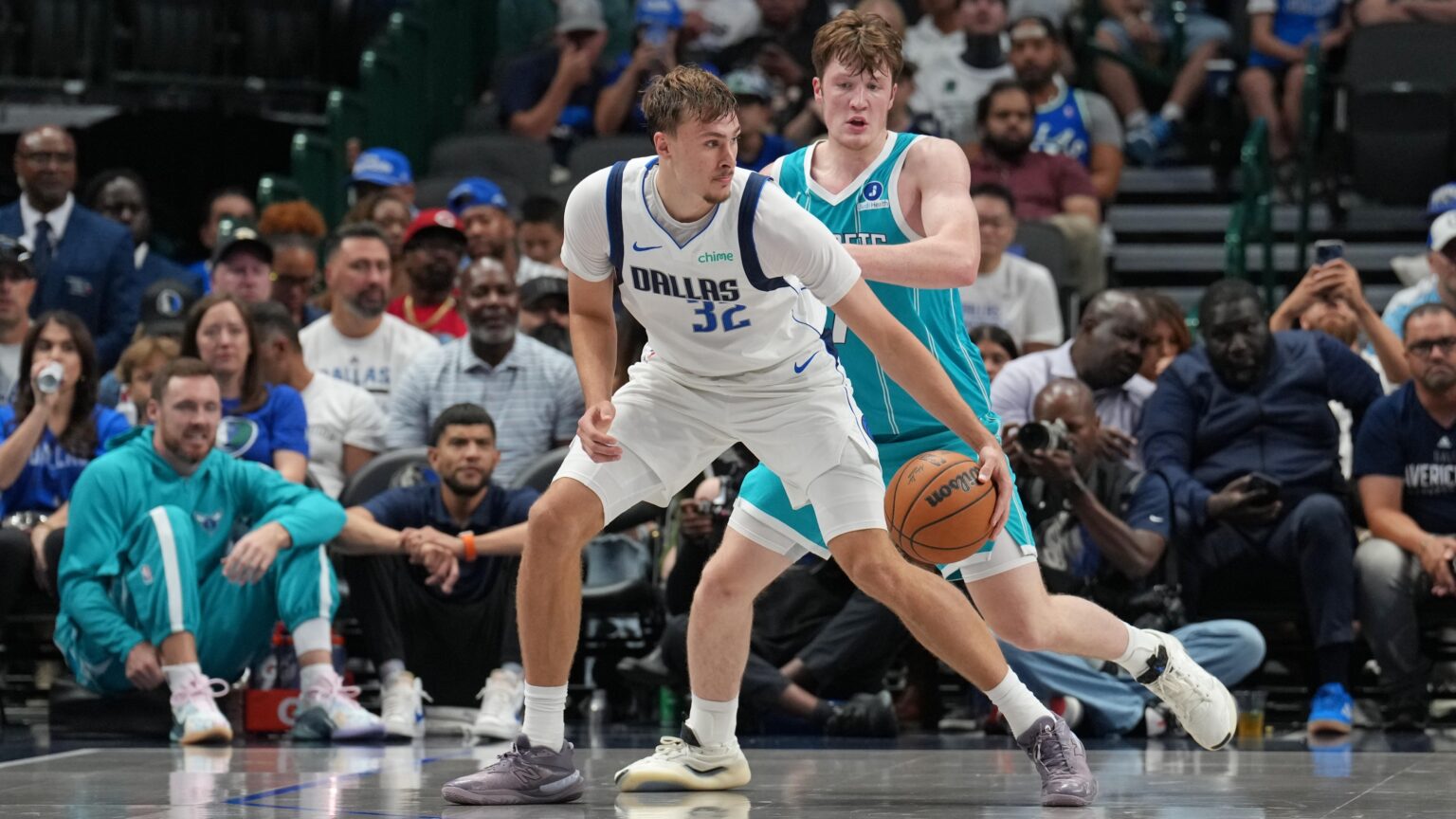 Cooper Flagg Draws Rave Reviews from NBA Fans Despite Mavs’ Preseason Loss to Hornets