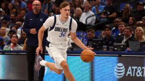 Cooper Flagg’s Defense Applauded by Mavs Fans vs. Jazz as Ace Bailey Suffers Injury