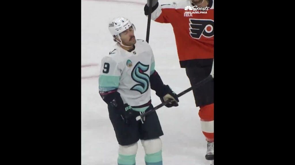 POWER PLAY GOAL! Foerster gives the Flyers a 2-1 lead over the Kraken