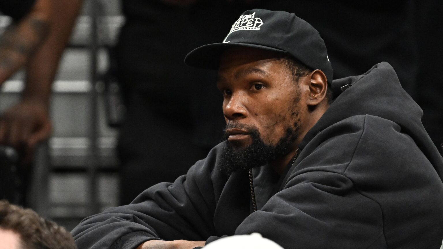 Kevin Durant Doesn’t Feel He Has to Prove He Can Win NBA Title Without Steph Curry Kevin Durant Doesn’t Feel He Has to Prove He Can Win NBA Title Without Steph Curry