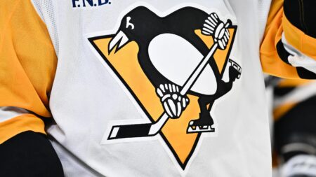 Penguins Reveal New Gold Alternate Uniforms in Video, Photos Before NHL Home Opener