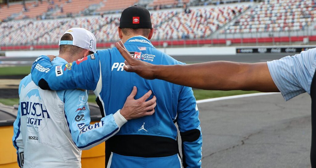 Chastain spins after wild last-ditch move, opens door for Logano to advance