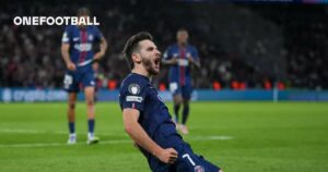 🎥 Akvara acrobatics: PSG star mimics Bundesliga logo in training