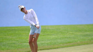 Youmin Hwang shoots 10-under 62 in final group to take LOTTE Championship lead