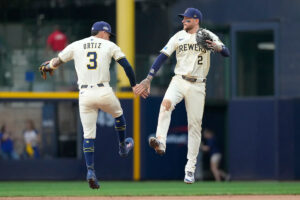 NLDS Game 1: Brewers’ offense overwhelms Cubs’ pitching in 9-3 win; Milwaukee takes 1-0 series lead