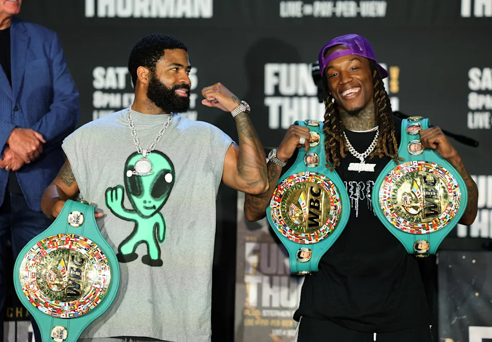 LOS ANGELES, CALIFORNIA - SEPTEMBER 3: (L-R) Stephen Fulton Jr., two-division world champion, and O'Shaquie Foster, the reigning WBC Featherweight World Champion and WBC Super Featherweight World Champion, pose for photographers after a press conference at The Mayan on September 3, 2025 in Los Angeles, California. Fulton Jr. and Foster will fight in Las Vegas, Nevada on October 25, 2025. (Photo by Kevork Djansezian/Getty Images)