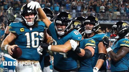 NFL: Jacksonville Jaguars 31-28 Kansas City Chiefs – Trevor Lawrence scores late touchdown