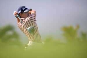 Akie Iwai grabs one-shot lead in LPGA Lotte Championship