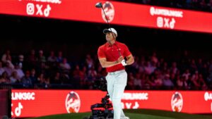 Tiger Woods undergoes back surgery to replace disc, no timeline for return