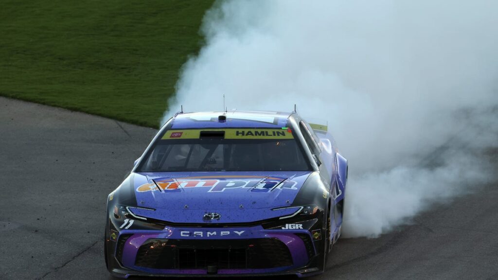 NASCAR Las Vegas results: Denny Hamlin winner Sunday
