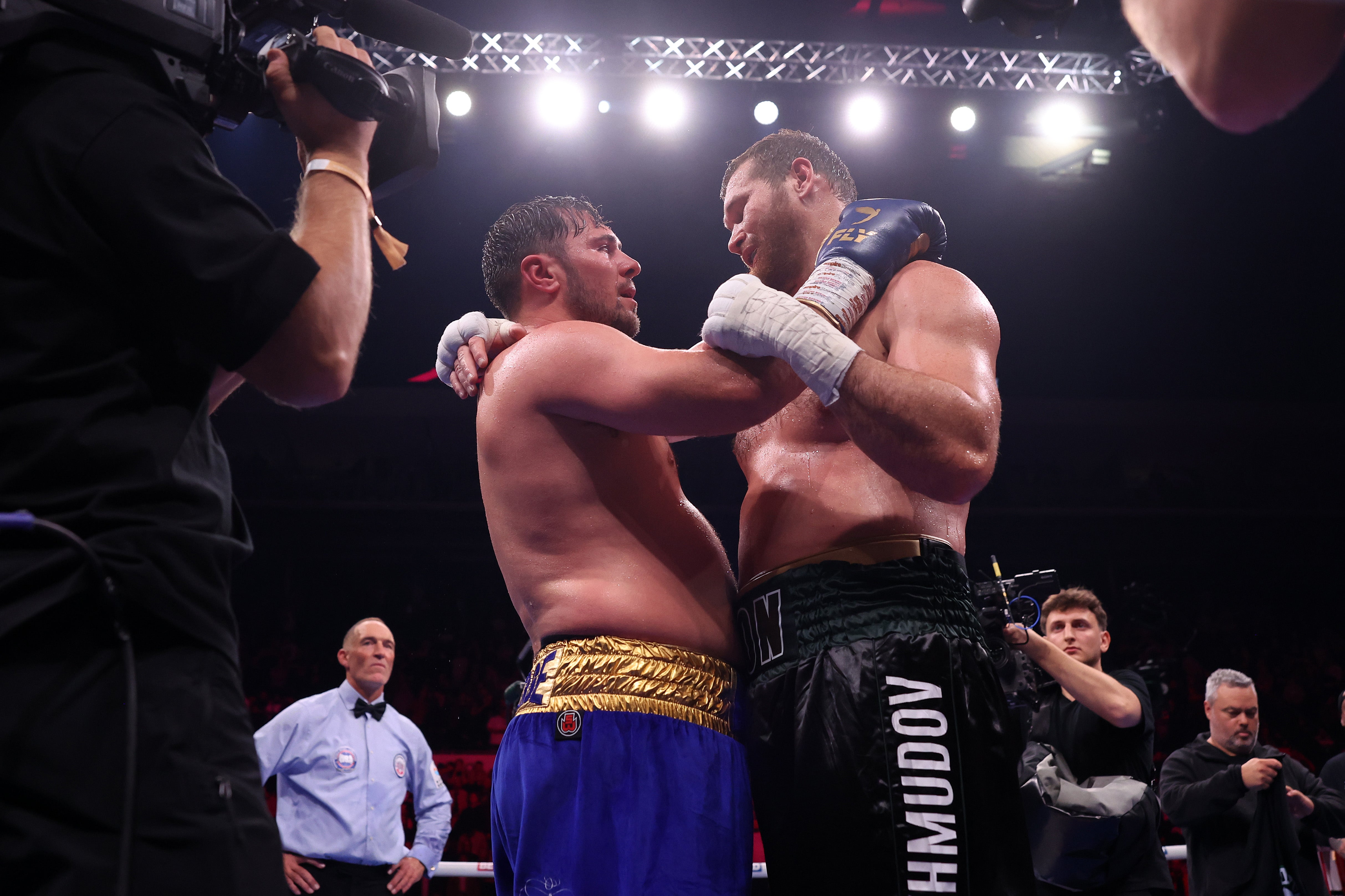 Allen and Makhmudov pay mutual respect after the final bell