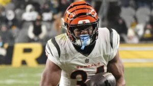 Khalil Herbert, Jets Agree to Contract, Braelon Allen Placed on IR with Knee Injury