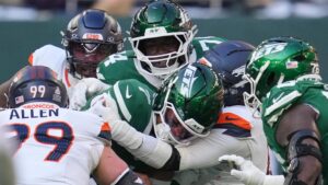 NFL Fans Clown Justin Fields, Bo Nix, Jets and Broncos’ Offenses in London Game