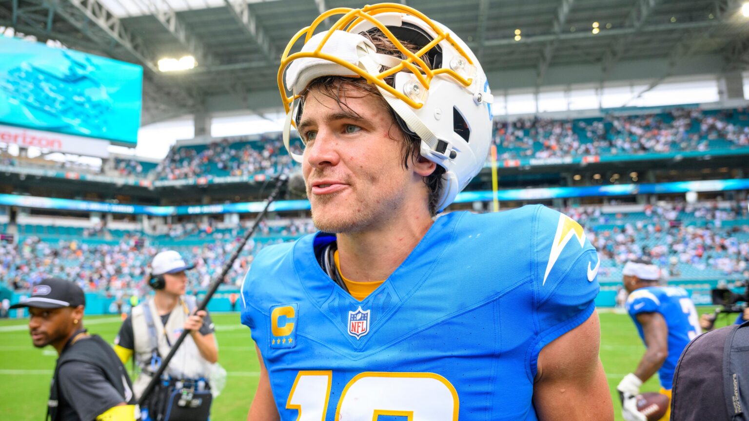 Justin Herbert Called ‘A Top QB in’ NFL ‘If Not the Top 1′ by Chargers’ Ladd McConkey