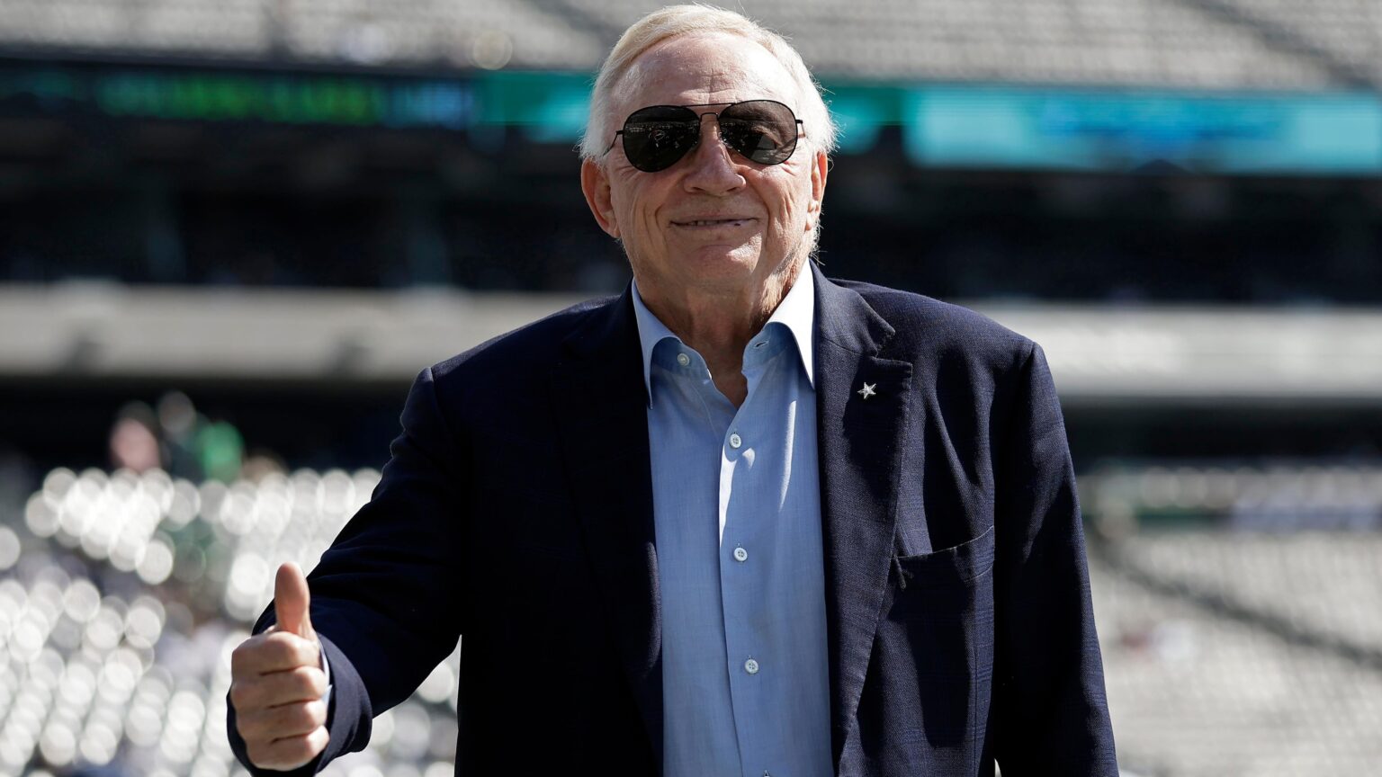 Cowboys’ Jerry Jones Says Giving Middle Finger to Fans in Video Was ‘Inadvertent’