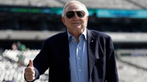 Cowboys’ Jerry Jones Says Giving Middle Finger to Fans in Video Was ‘Inadvertent’