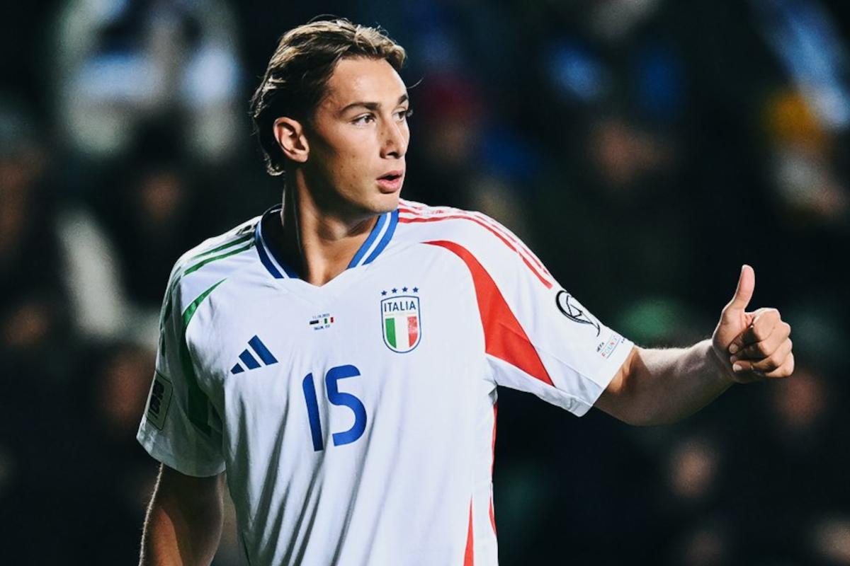 Francesco Pio Esposito celebrates for Italy (@DAZN_IT)
