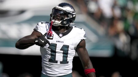 Travis, Jason Kelce Discuss A.J. Brown’s Cryptic Post, Criticism of Eagles’ Offense