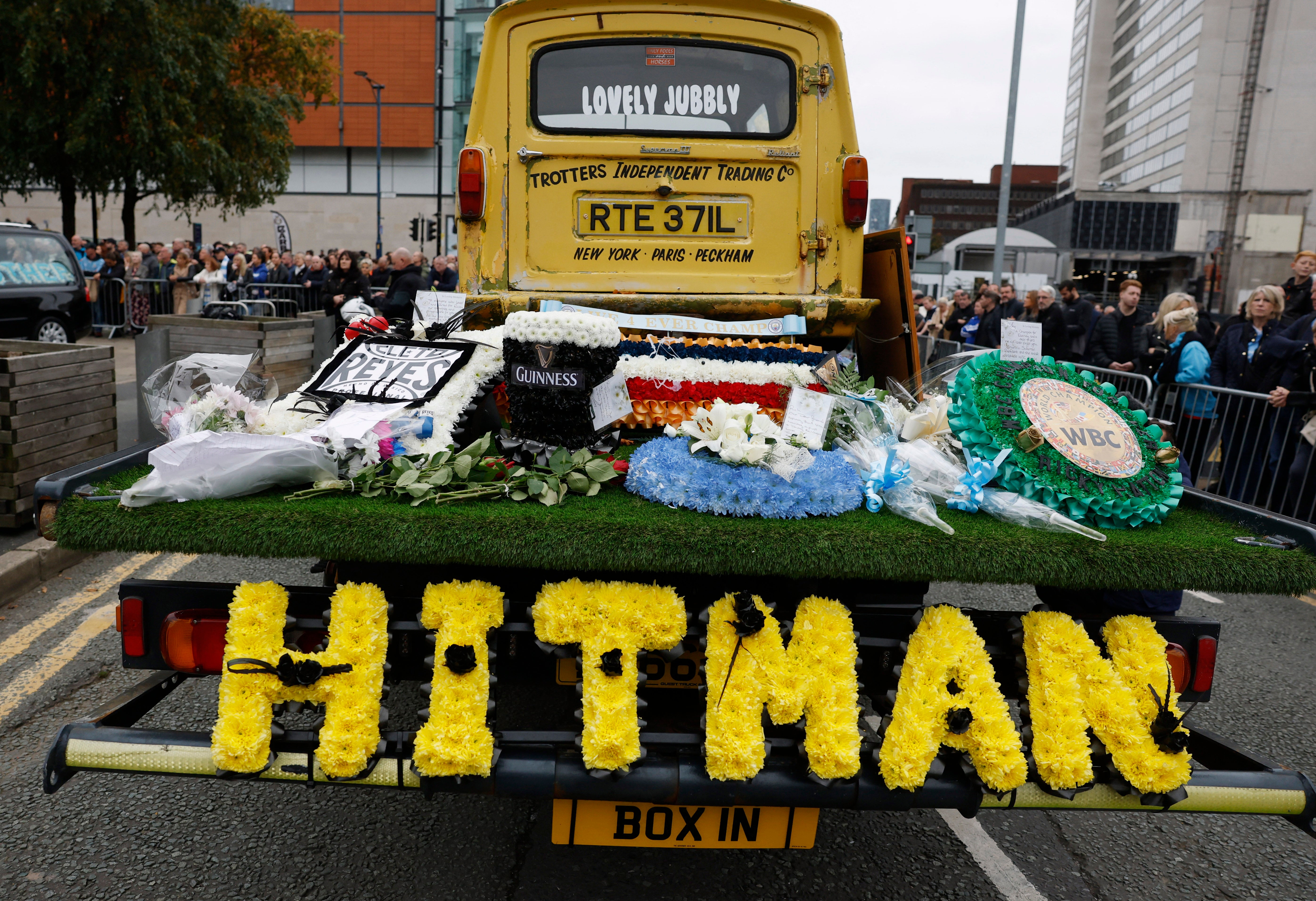 Hatton’s funeral procession led by a replica from ‘Only Fools and Horses’