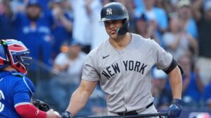 Silent offense, leaky bullpen doom Yankees in 10-1 loss to Blue Jays in Game 1 of ALDS