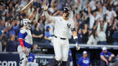 Yankees avoid elimination with thrilling 9-6 comeback win over Blue Jays in Game 3 of ALDS
