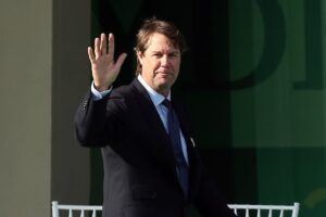 Paul Azinger questions if Rory McIlroy wants it both ways in his battle with fans