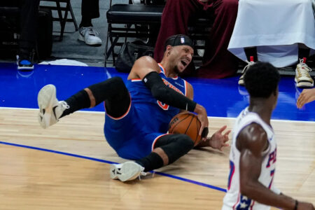 Knicks’ Josh Hart ejected from preseason opener after apparent injury, flinging ball into the stands