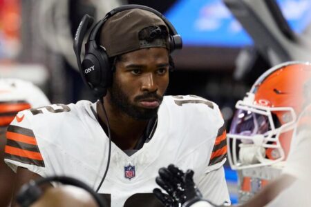 Shedeur Sanders mutes himself, literally, after Dillon Gabriel becomes Browns’ starting QB