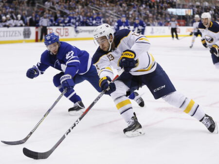Former Sabre Signs In Slovakia