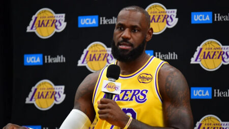 LeBron James out at least three weeks with sciatica: Fantasy impact, roster fallout