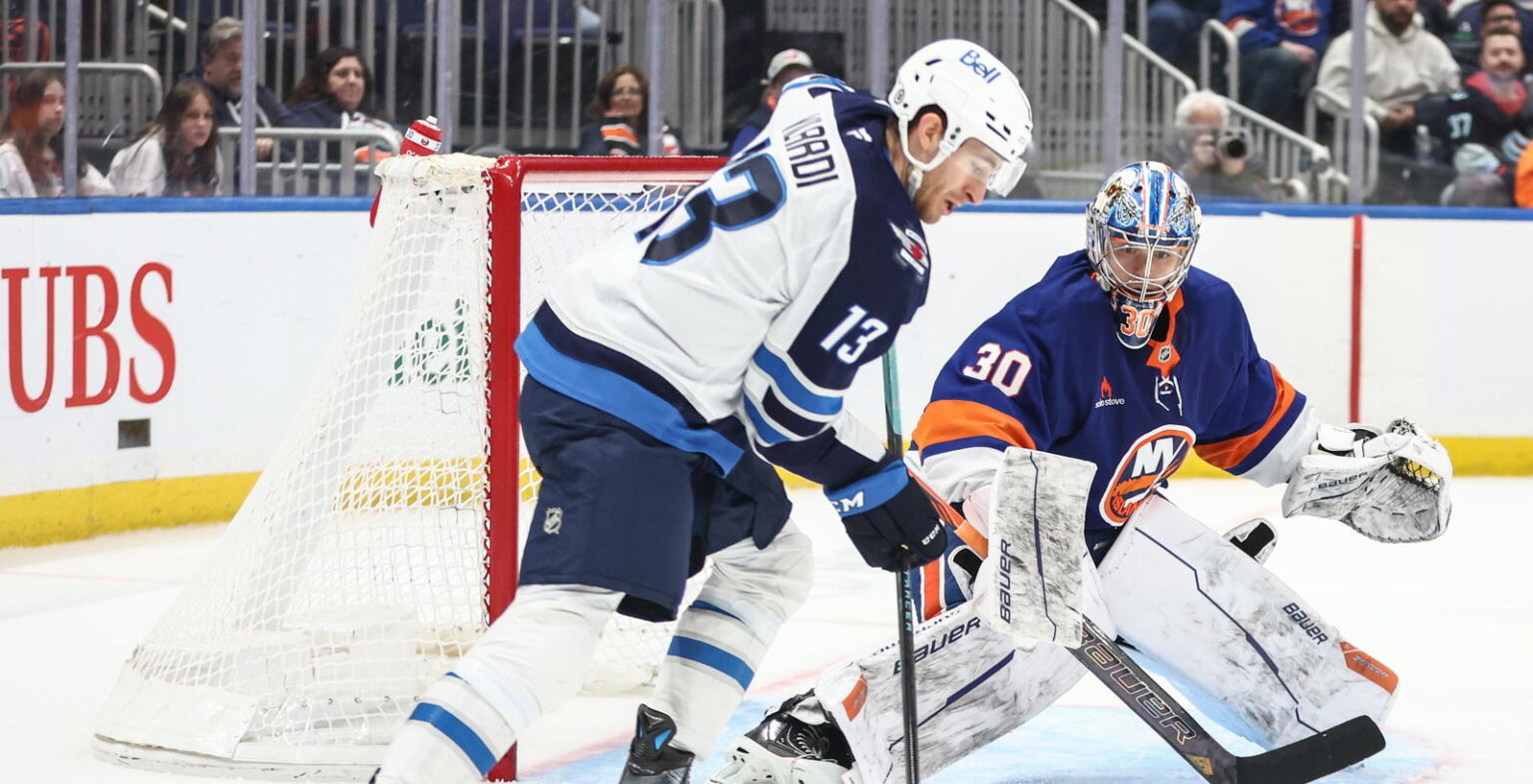Jets Aim to End Struggles Against Islanders in Thanksgiving Clash