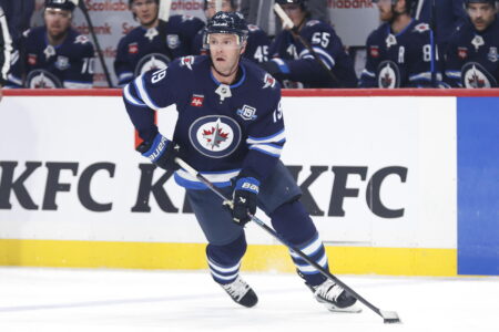 Blackhawks Legend Jonathan Toews Breaks The Ice