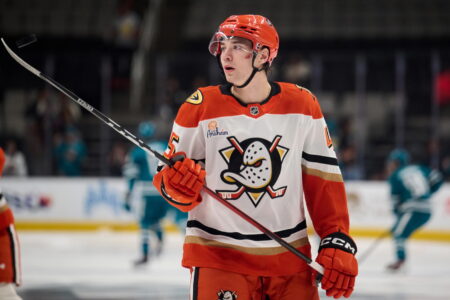 Ducks’ Opening Night Roster Highlighted by Sennecke, 3 Goalies