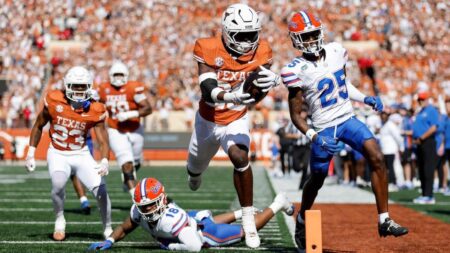 Texas vs. Florida prediction, pick, odds, spread, where to watch live
