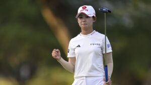 Sponsor’s invite shoots 62 to take midway lead at LPGA’s Lotte Championship