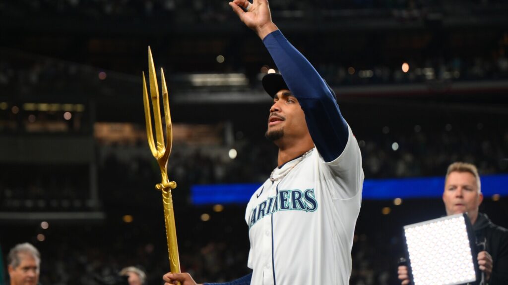 Julio Rodríguez lifts Mariners over Tigers 3-2, Seattle takes Game 2 of ALDS to even series