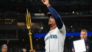 Julio Rodríguez lifts Mariners over Tigers 3-2, Seattle takes Game 2 of ALDS to even series