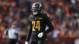 Saints agree to terms with DB Michael Davis