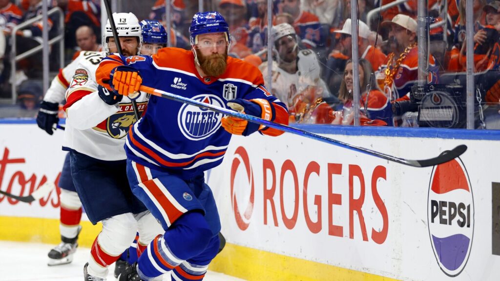 Oilers sign defenseman Mattias Ekholm to a 3-year, M contract extension