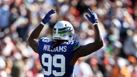 Leonard Williams fined ,371 for head butting Cade Otton