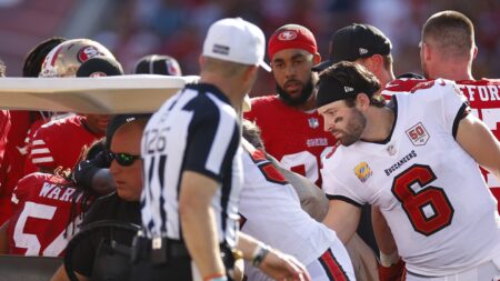 49ers lose Fred Warner but trail Bucs only 20-16 at halftime