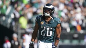 Saquon Barkley listed as non-participant on Monday injury report