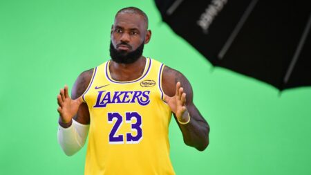 LeBron James out at least 3-4 weeks with sciatica on his right side, will miss opening night