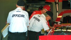 NASCAR talks to Cup crew chiefs about discussing points with drivers during race