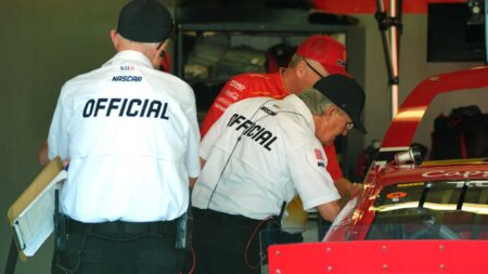 NASCAR talks to Cup crew chiefs about discussing points with drivers during race