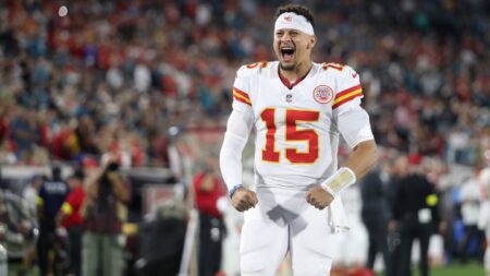 Chiefs drive 97 yards after Trevor Lawrence’s fourth-down fumble