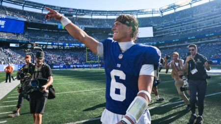 2025 NFL Rookie Report: Jaxson Dart steps into starting QB role, mixed results for big-name running backs