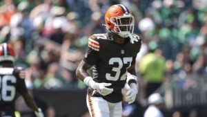 Browns elevate CBs Dom Jones, Tre Avery for Sunday’s game