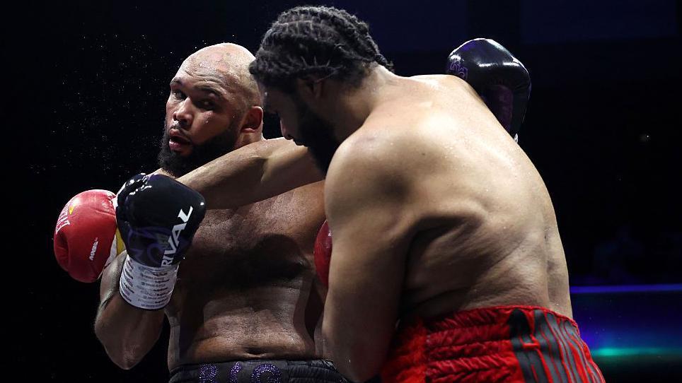 Relive and rewatch TKV’s title victory over Clarke Relive and rewatch TKV’s title victory over Clarke