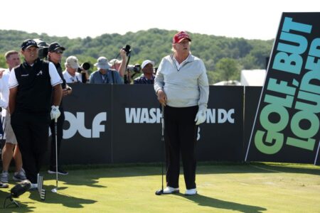 Watch: Donald Trump chips in during golf with Wayne Gretzky, Brooks Koepka